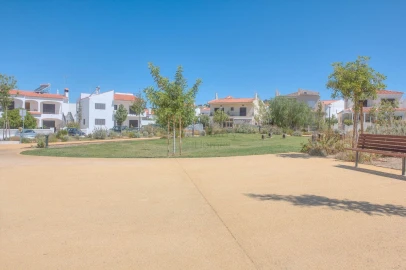 Moradia T4 para Venda em Loule (São Clemente)