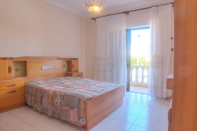 Moradia T4 para Venda em Loule (São Clemente)