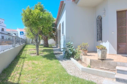 Moradia T4 para Venda em Loule (São Clemente)