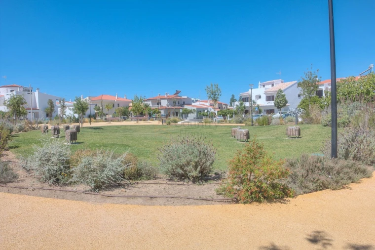 Moradia T4 para Venda em Loule (São Clemente) Foto 40