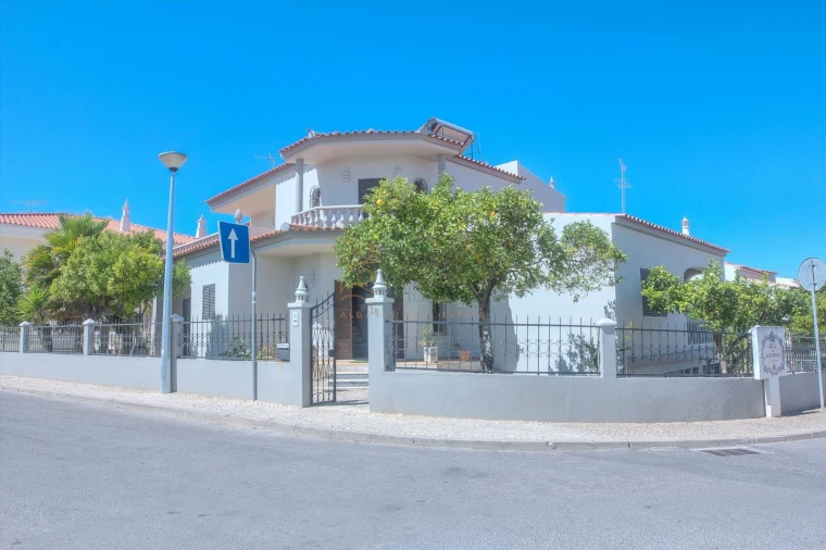 Moradia T4 para Venda em Loule (São Clemente) Foto 2