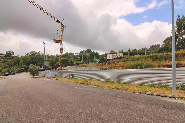 Moradia T3 para Venda em Escariz (São Mamede) e Escariz (São Martinho) Foto 6