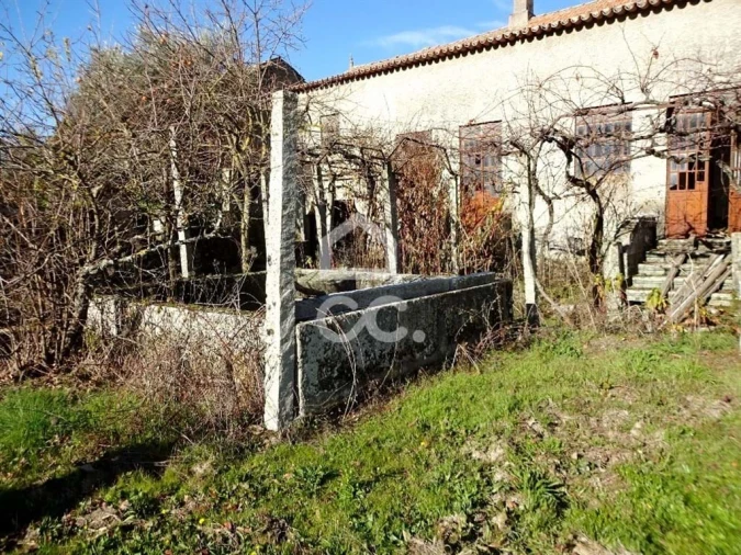 Moradia T5 para Venda em São João da Fresta Foto 11