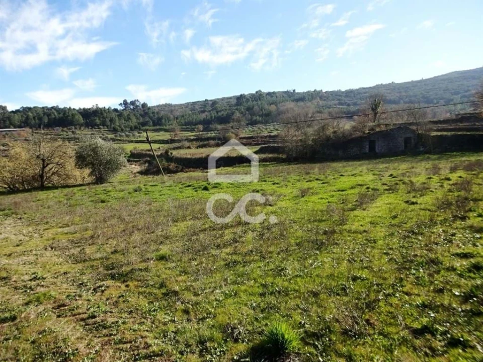 Moradia T5 para Venda em São João da Fresta Foto 9