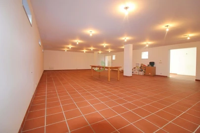 Moradia T5 para Venda em Antas