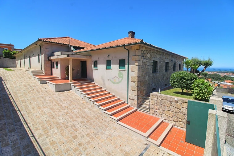 Moradia T5 para Venda em Antas Foto 3