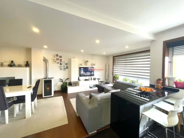 Apartamento T3 para Venda em Póvoa de Varzim, Beiriz e Argivai
