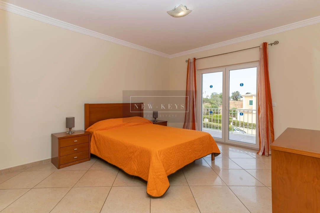 Moradia T4 para Venda em Albufeira e Olhos de Água Foto 12