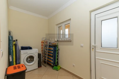 Moradia T4 para Venda em Albufeira e Olhos de Água