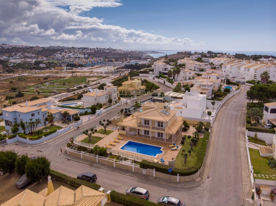 Moradia T4 para Venda em Albufeira e Olhos de Água Foto 19