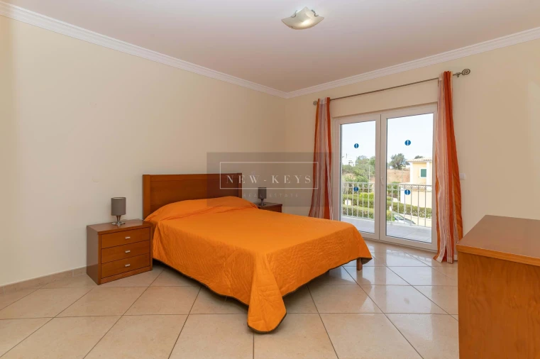 Moradia T4 para Venda em Albufeira e Olhos de Água Foto 12