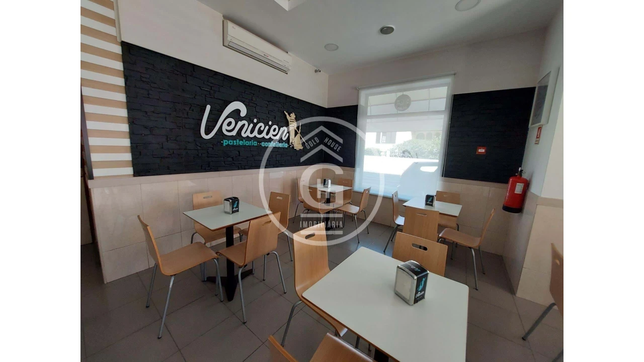 Negócio para Venda em Almeirim Foto 1