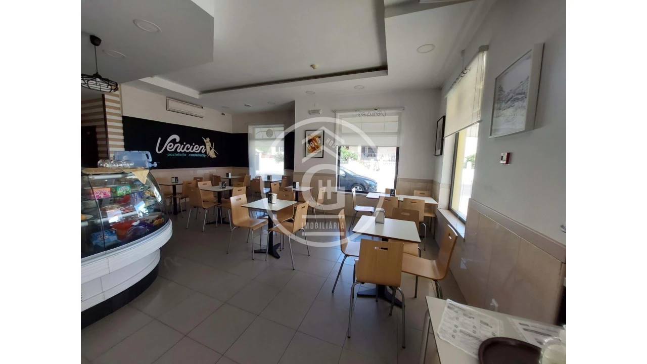 Negócio para Venda em Almeirim Foto 2