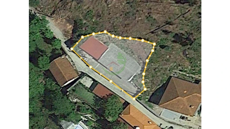 Moradia para Venda em Bouro (Santa Maria) Foto 13