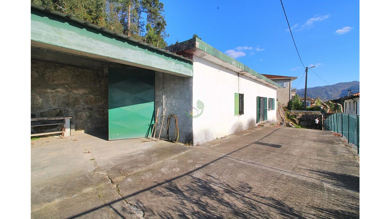 Moradia para Venda em Bouro (Santa Maria) Foto 5