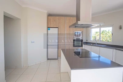 Moradia T3 para Venda em Odiaxere
