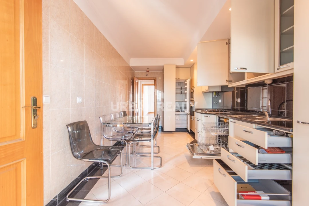 Apartamento T3 para Venda em Almada, Cova da Piedade, Pragal e Cacilhas Foto 26