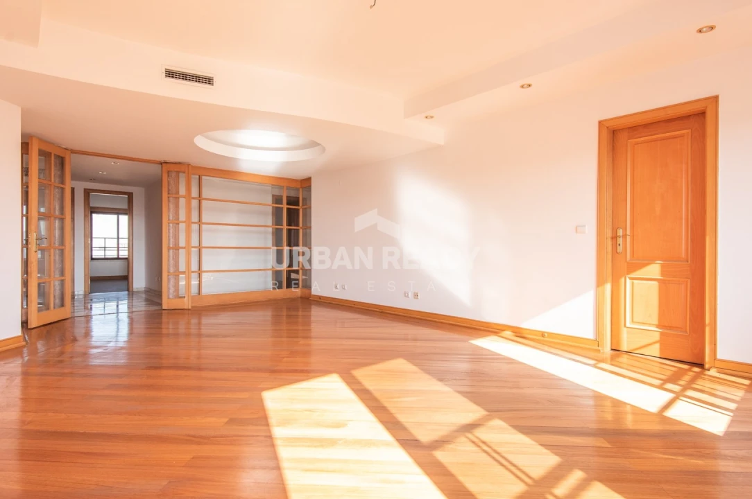 Apartamento T3 para Venda em Almada, Cova da Piedade, Pragal e Cacilhas Foto 10