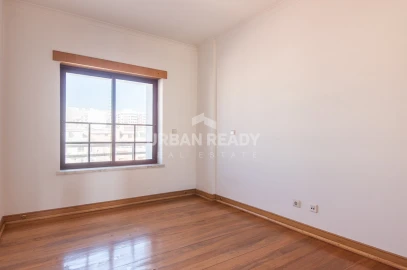 Apartamento T3 para Venda em Almada, Cova da Piedade, Pragal e Cacilhas