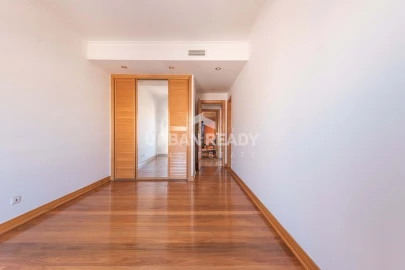 Apartamento T3 para Venda em Almada, Cova da Piedade, Pragal e Cacilhas