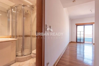 Apartamento T3 para Venda em Almada, Cova da Piedade, Pragal e Cacilhas