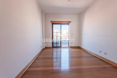 Apartamento T3 para Venda em Almada, Cova da Piedade, Pragal e Cacilhas