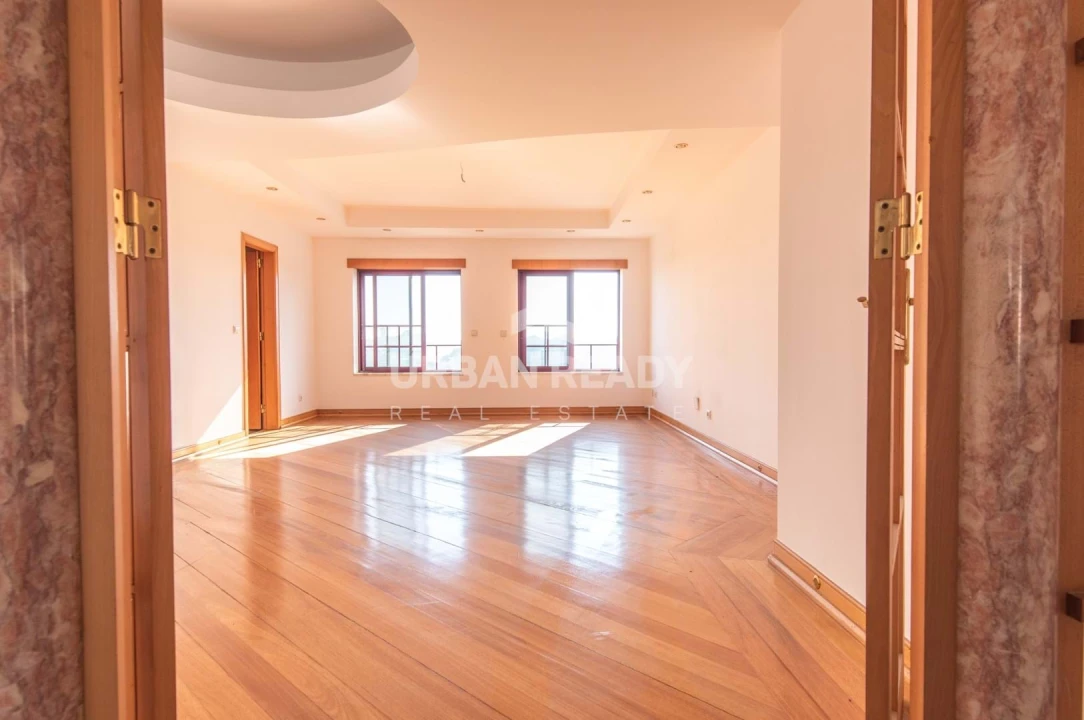 Apartamento T3 para Venda em Almada, Cova da Piedade, Pragal e Cacilhas Foto 8