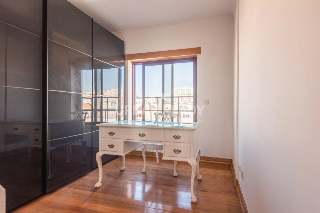 Apartamento T3 para Venda em Almada, Cova da Piedade, Pragal e Cacilhas Foto 15