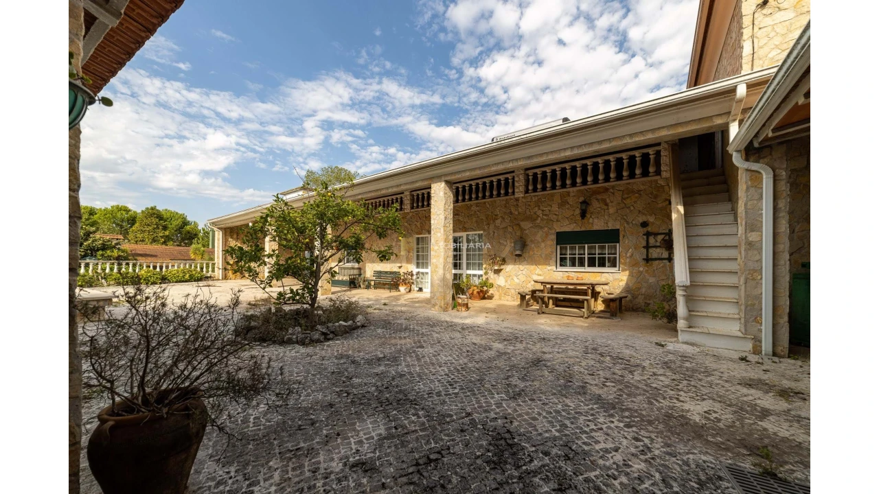 Moradia T4 para Venda em Romeira e Várzea Foto 11