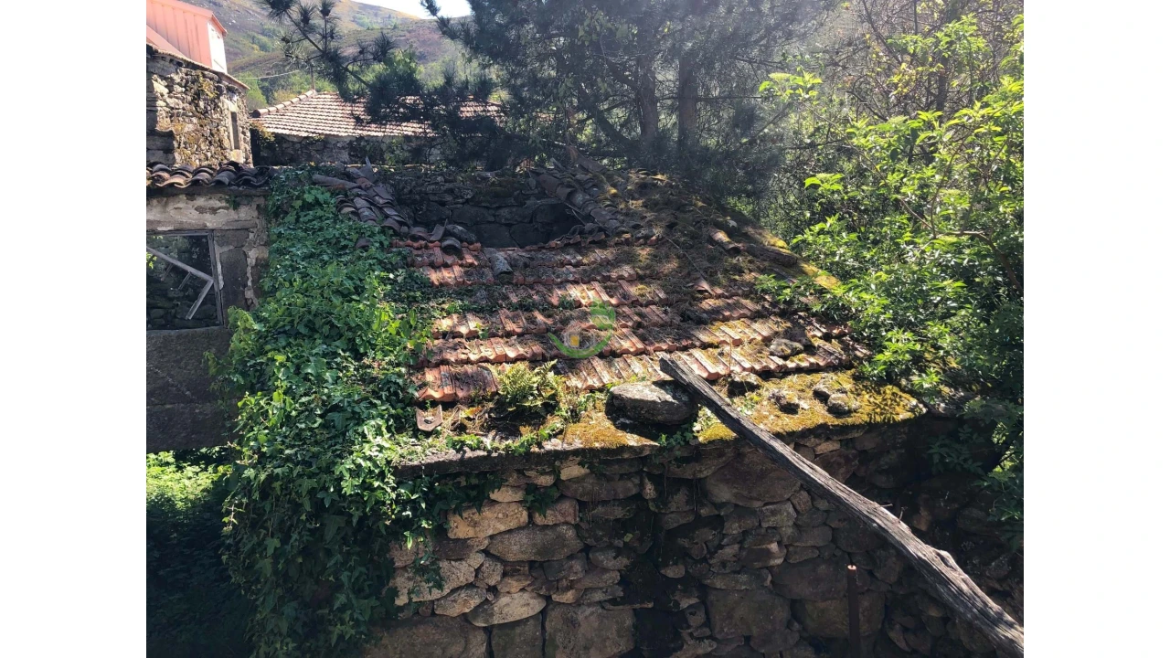 Moradia para Venda em Vila e Roussas Foto 11