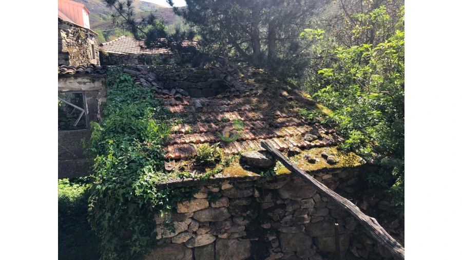 Moradia para Venda em Vila e Roussas Foto 11