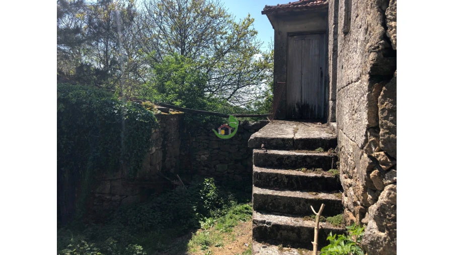 Moradia para Venda em Vila e Roussas Foto 16