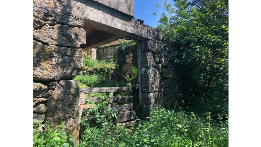 Moradia para Venda em Vila e Roussas Foto 14