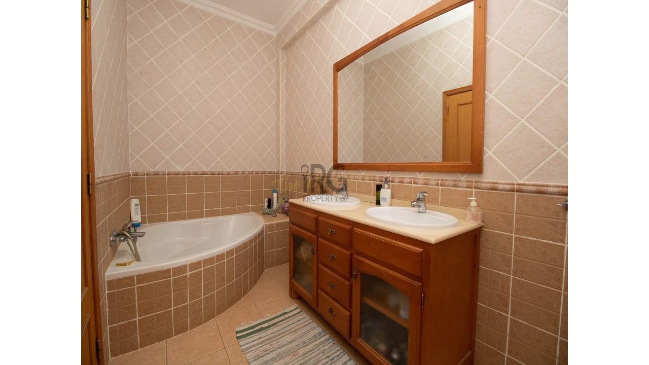 Moradia T3 para Venda em Quarteira Foto 6