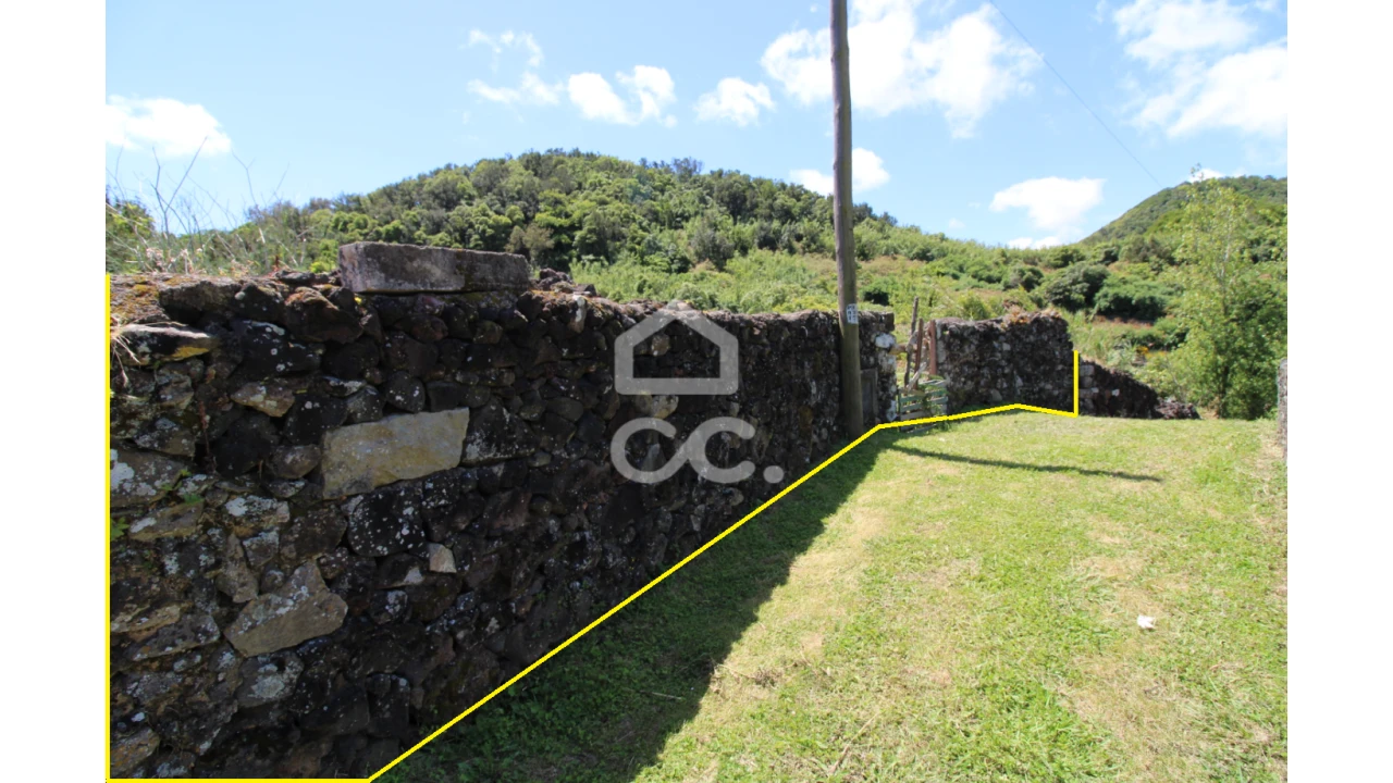 Terreno para Venda em Agua de Pau Foto 2