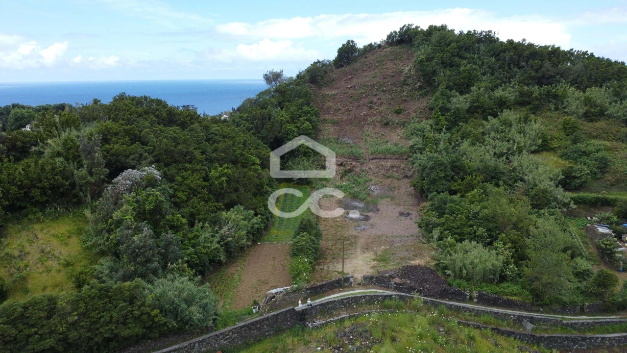 Terreno para Venda em Agua de Pau Foto 6