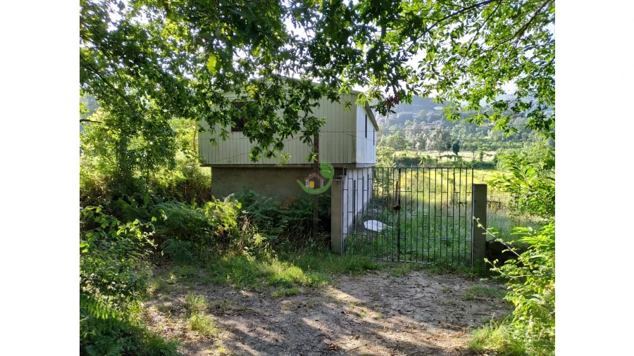 Terreno para Venda em Valbom (São Pedro), Passô e Valbom (São Martinho) Foto 1