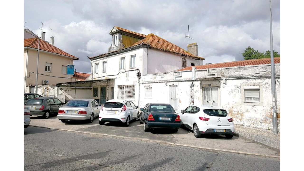 Prédio para Venda em Loures Foto 18