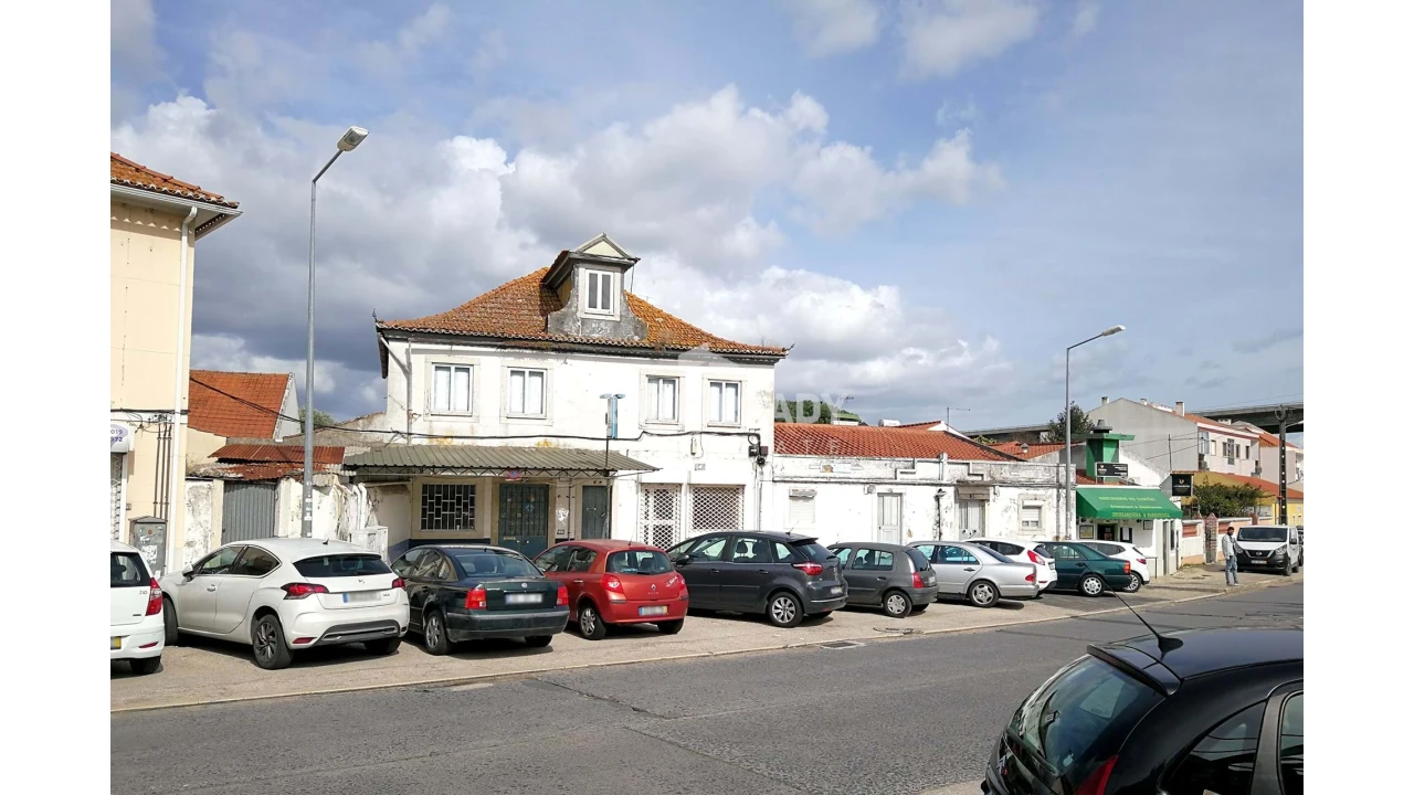 Prédio para Venda em Loures Foto 1