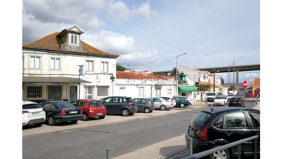 Prédio para Venda em Loures Foto 5