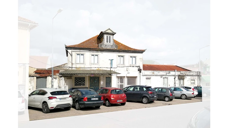 Prédio para Venda em Loures Foto 11