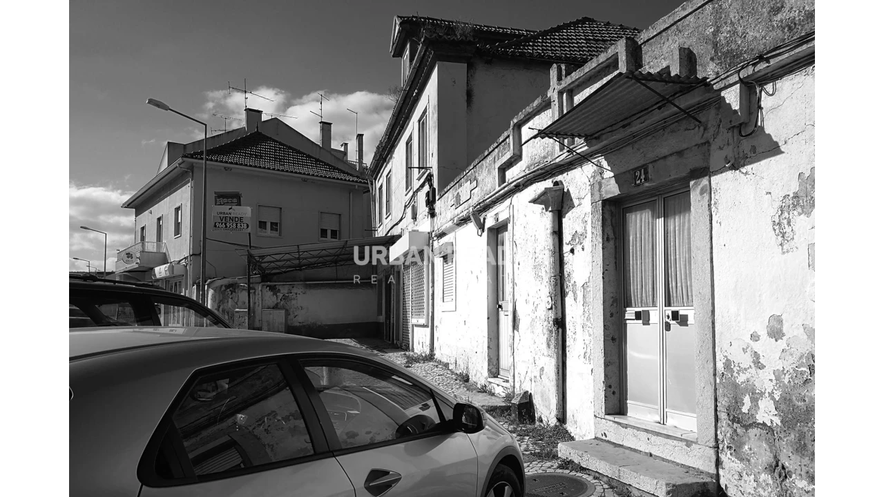 Prédio para Venda em Loures Foto 14