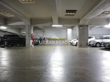 Armazém para Venda em Areeiro
