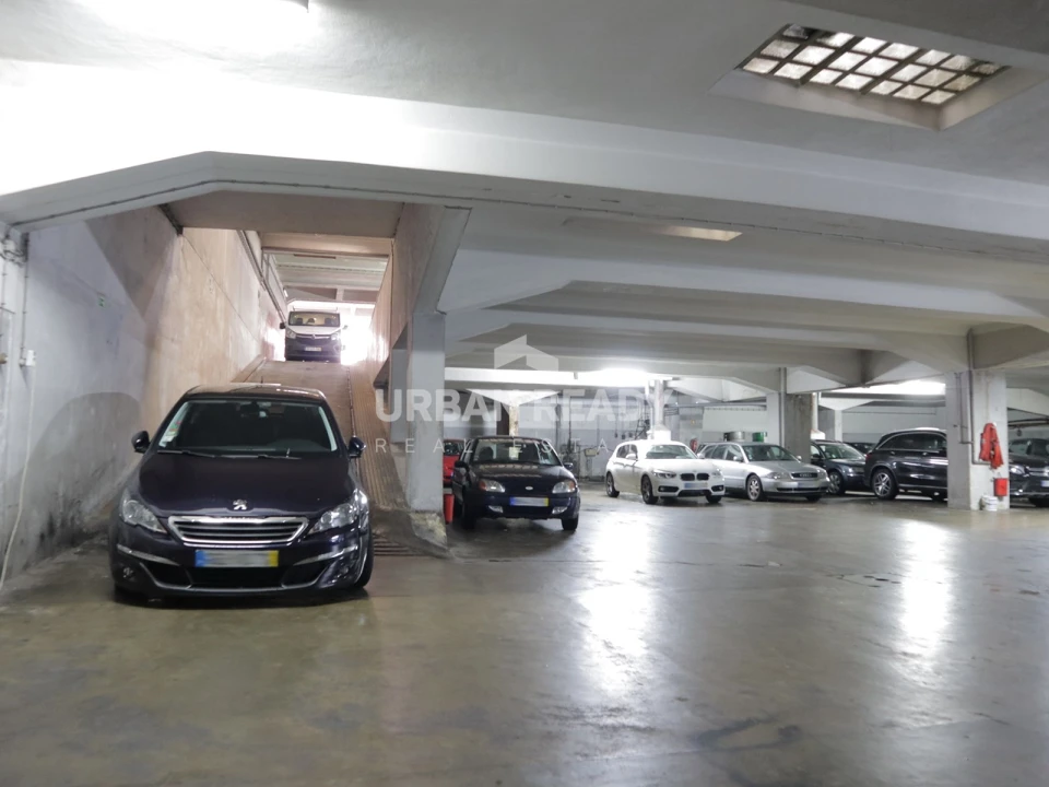 Armazém para Venda em Areeiro Foto 16
