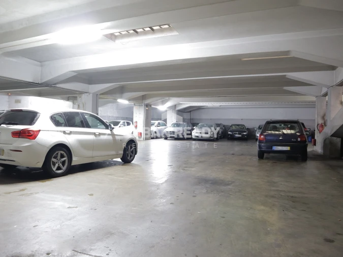 Armazém para Venda em Areeiro Foto 10