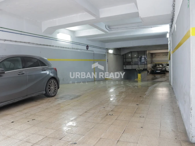 Armazém para Venda em Areeiro