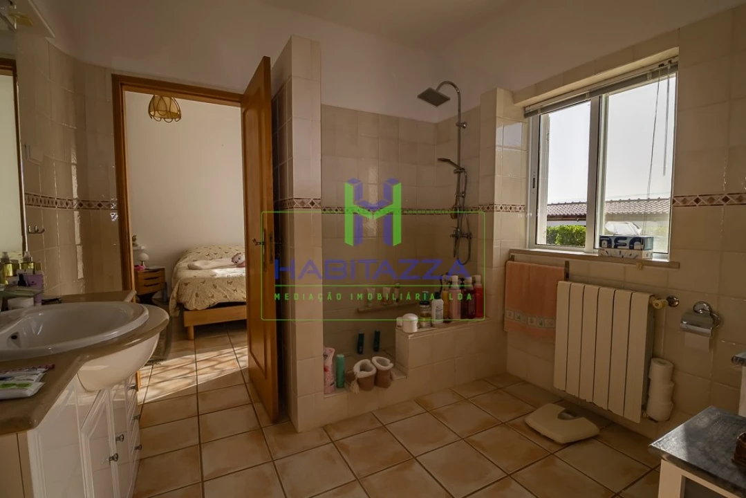Moradia T4 para Venda em Lagos (São Sebastião e Santa Maria) Foto 45