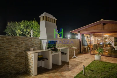 Moradia T4 para Venda em Lagos (São Sebastião e Santa Maria)
