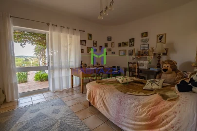 Moradia T4 para Venda em Lagos (São Sebastião e Santa Maria)