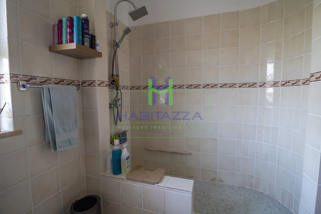 Moradia T4 para Venda em Lagos (São Sebastião e Santa Maria) Foto 56